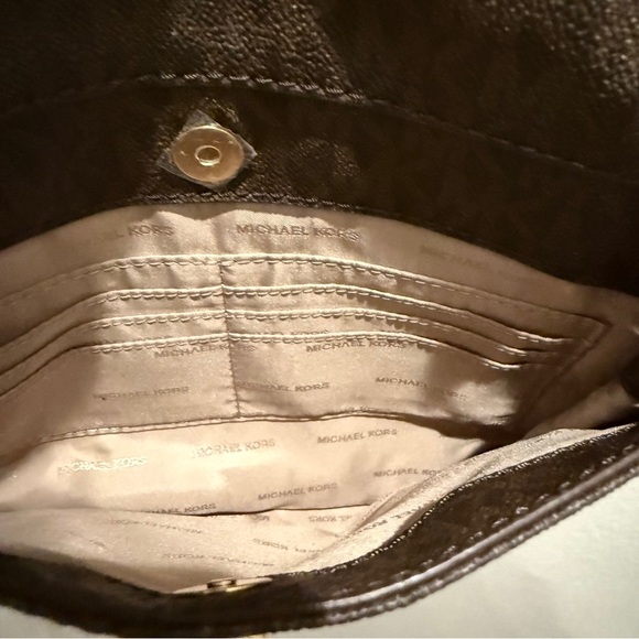 Michael Kors Tote Bag Monogram Large Brown Tan Pockets - Picture 7 of 9